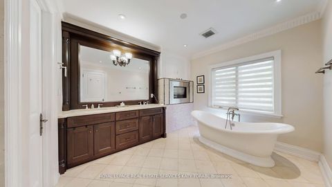 Photo 25 at 1 Carluke Crescent, Windfields, Toronto