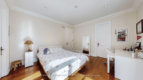 Photo 32 at 1 Carluke Crescent, Windfields, Toronto