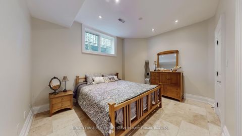 Photo 34 at 1 Carluke Crescent, Windfields, Toronto
