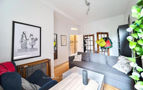 Photo 3 at 410 Manning Avenue, Little Italy, Toronto