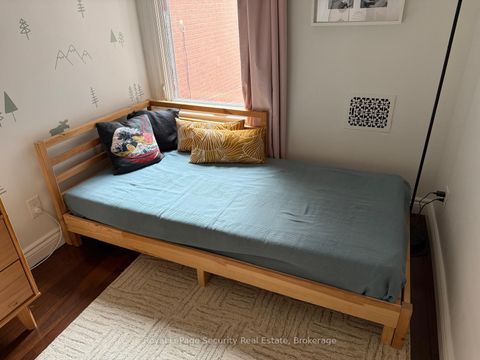 Photo 10 at 410 Manning Avenue, Little Italy, Toronto