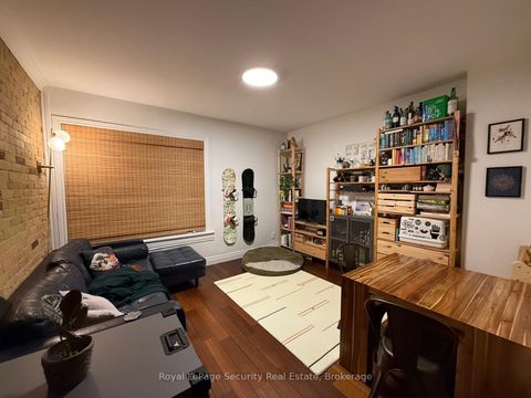 Photo 19 at 410 Manning Avenue, Little Italy, Toronto