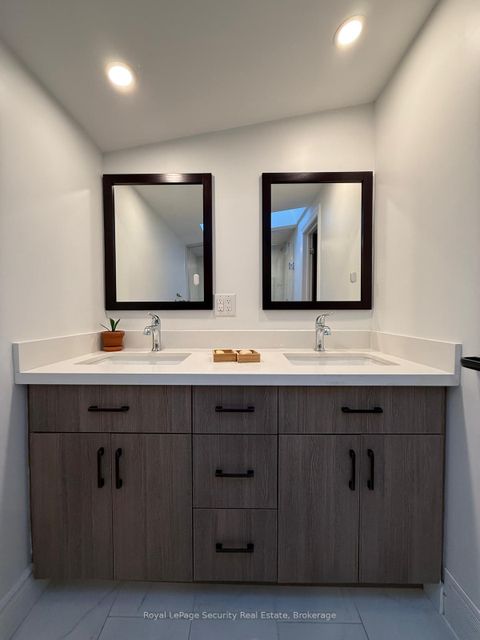 Photo 24 at 410 Manning Avenue, Little Italy, Toronto