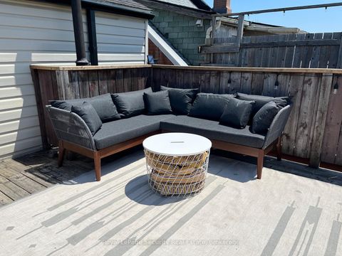 Photo 30 at 410 Manning Avenue, Little Italy, Toronto