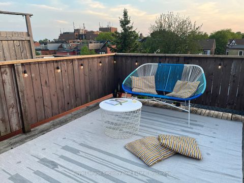 Photo 31 at 410 Manning Avenue, Little Italy, Toronto