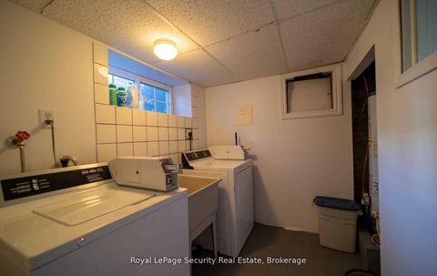 Photo 34 at 410 Manning Avenue, Little Italy, Toronto