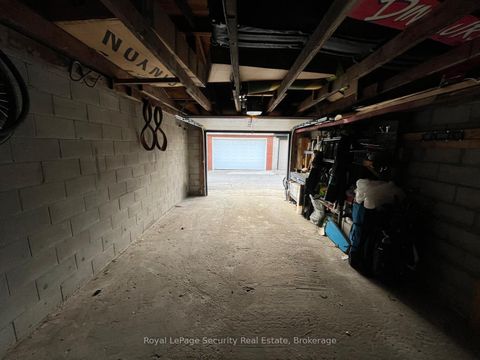 Photo 37 at 410 Manning Avenue, Little Italy, Toronto