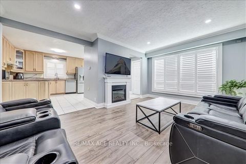 Photo 10 at 53 Falaise Road, West Hill, Toronto