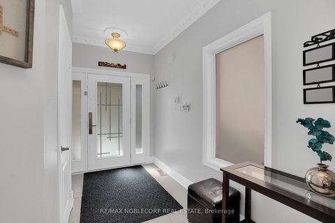 Photo 3 at 92 Water Garden Lane, Sonoma Heights, Vaughan