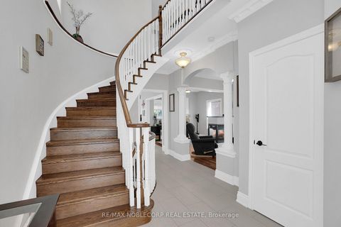 Photo 4 at 92 Water Garden Lane, Sonoma Heights, Vaughan