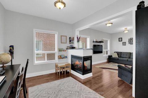 Photo 7 at 92 Water Garden Lane, Sonoma Heights, Vaughan