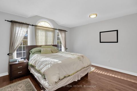 Photo 16 at 92 Water Garden Lane, Sonoma Heights, Vaughan