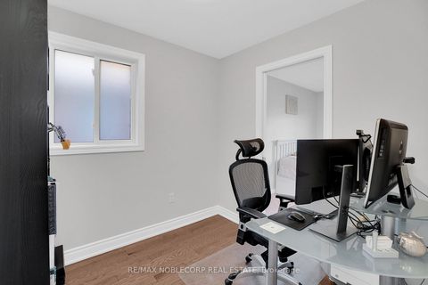 Photo 21 at 92 Water Garden Lane, Sonoma Heights, Vaughan