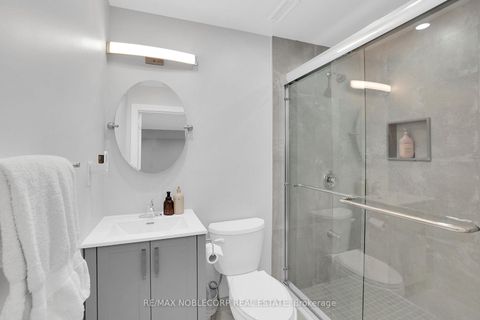 Photo 27 at 92 Water Garden Lane, Sonoma Heights, Vaughan