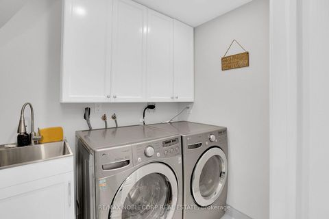 Photo 28 at 92 Water Garden Lane, Sonoma Heights, Vaughan