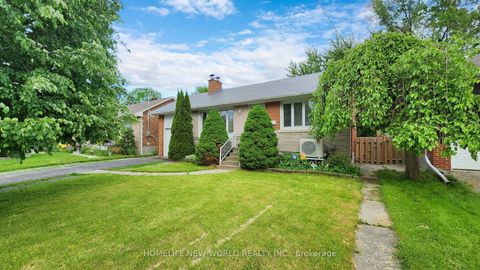 Photo 1 at 11 Elynhill Drive, Willowdale West, Toronto