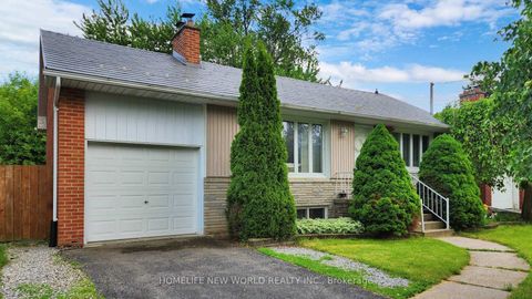 Photo 3 at 11 Elynhill Drive, Willowdale West, Toronto