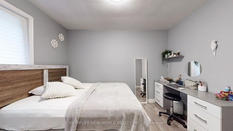 Photo 16 at 11 Elynhill Drive, Willowdale West, Toronto