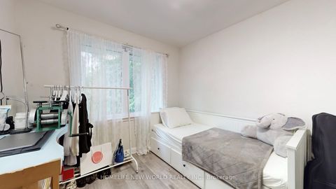 Photo 18 at 11 Elynhill Drive, Willowdale West, Toronto