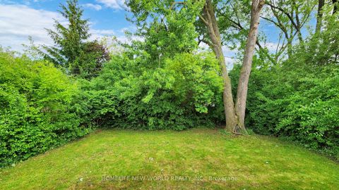 Photo 39 at 11 Elynhill Drive, Willowdale West, Toronto