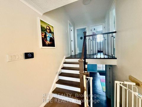 Photo 3 at 38 Aurora Heights Drive, Aurora Heights, Aurora