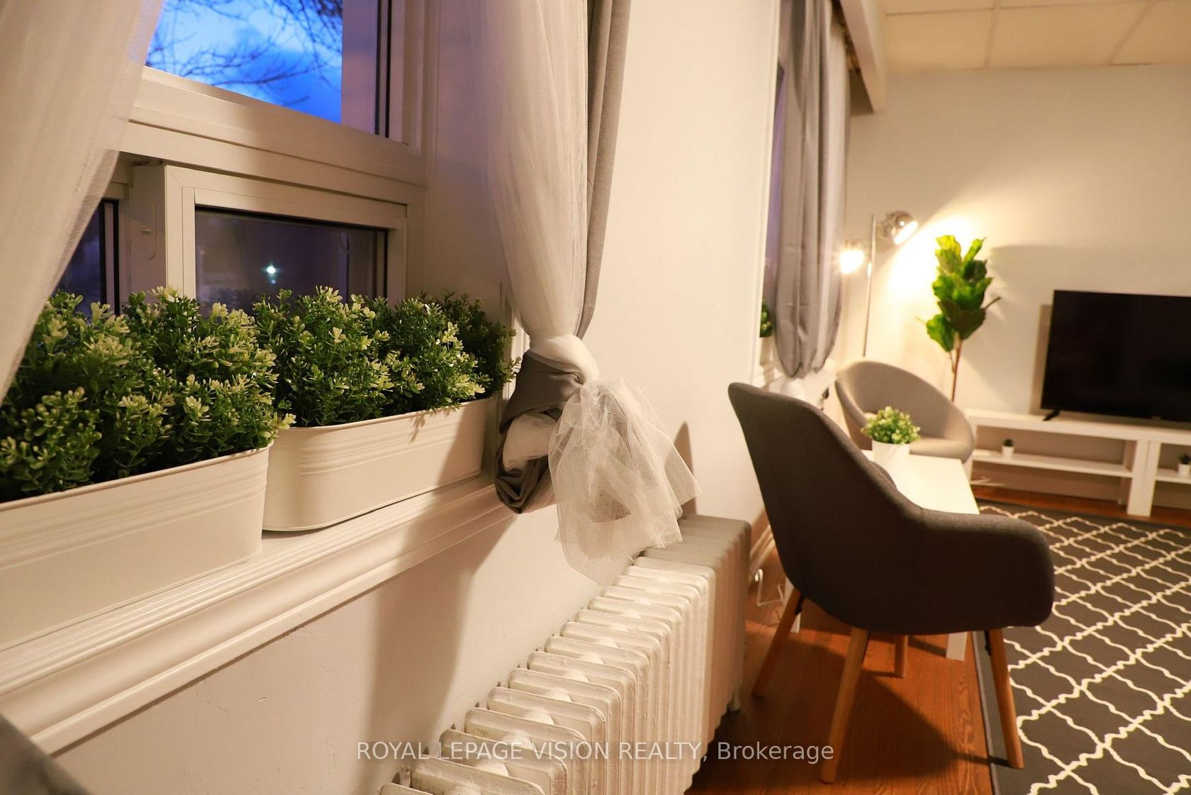 1242 Danforth Avenue, Danforth, Toronto photo 3