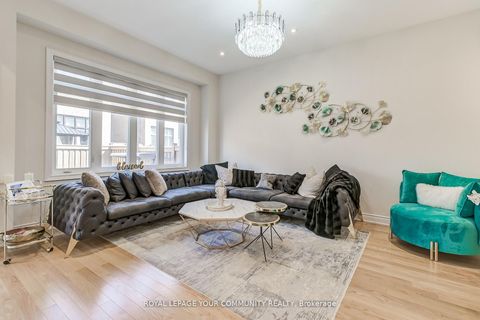 Photo 11 at 30 Marvin Avenue, GO Glenorchy, Oakville