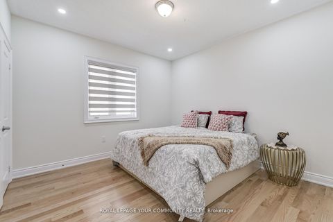 Photo 18 at 30 Marvin Avenue, GO Glenorchy, Oakville