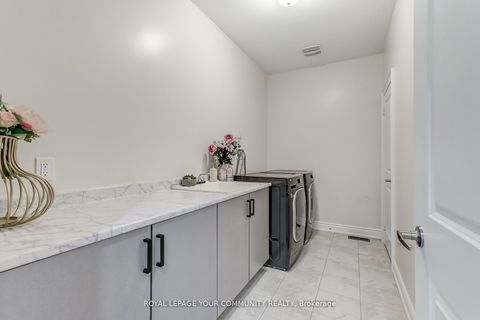 Photo 24 at 30 Marvin Avenue, GO Glenorchy, Oakville