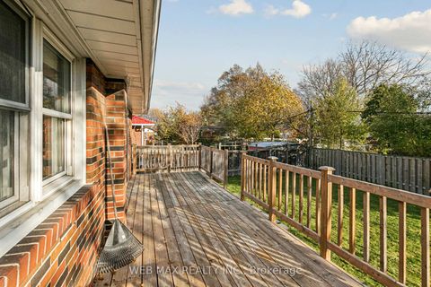 Photo 7 at 55 Shawford Crescent, Woburn, Toronto