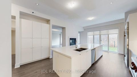 Photo 6 at 97 Milky Way Drive, Observatory, Richmond Hill