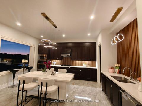 Photo 4 at 38 Crane Street, Rural Aurora, Aurora