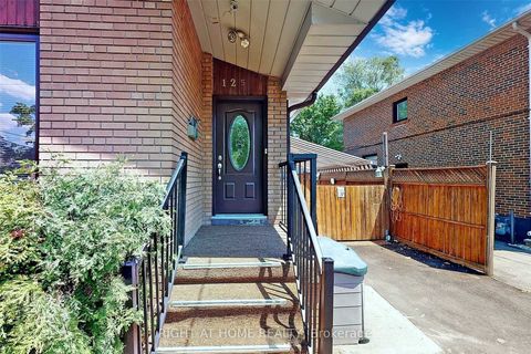 Photo 2 at 125 Fortrose Crescent, Donalda, Toronto