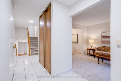 Photo 2 at 35 Parsonage Drive, Malvern, Toronto