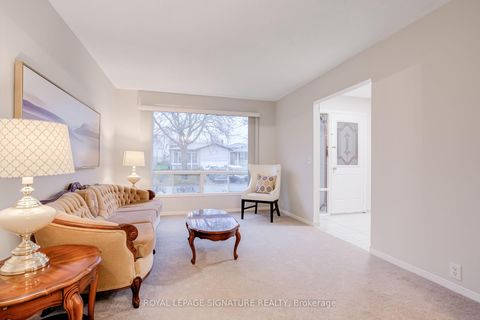 Photo 5 at 35 Parsonage Drive, Malvern, Toronto