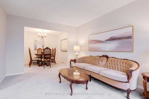 Photo 7 at 35 Parsonage Drive, Malvern, Toronto