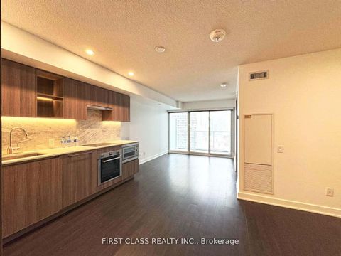 Photo 4 at 2008 - 19 Bathurst St Street, Waterfront Communities C1, Toronto