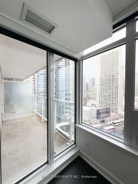 Photo 11 at 2008 - 19 Bathurst St Street, Waterfront Communities C1, Toronto