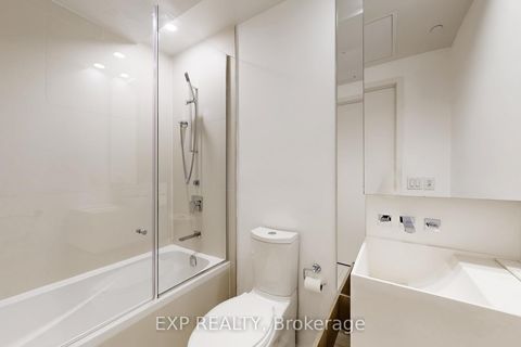 Photo 10 at 3211 - 1 Bloor Street E, Yonge Corridor, Toronto