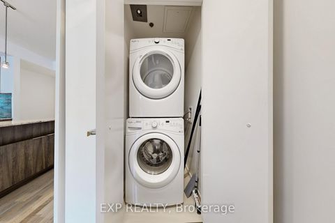 Photo 11 at 3211 - 1 Bloor Street E, Yonge Corridor, Toronto