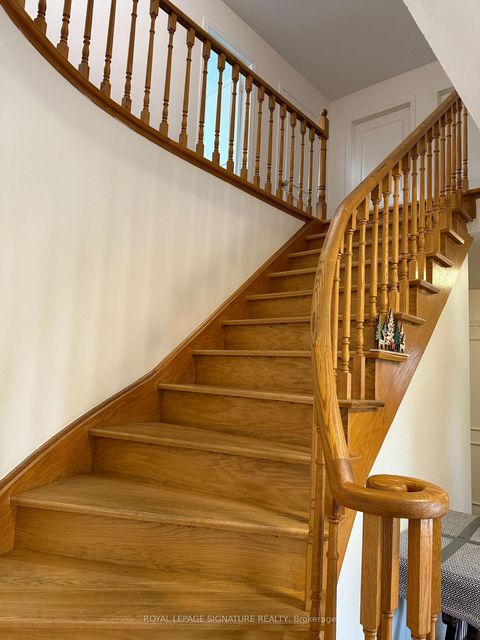 Photo 7 at 10 Teagarden Court, Willowdale East, Toronto