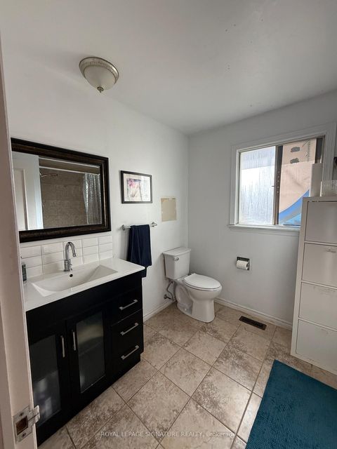 Photo 9 at 10 Teagarden Court, Willowdale East, Toronto