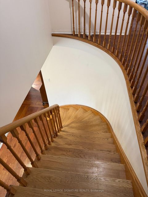 Photo 11 at 10 Teagarden Court, Willowdale East, Toronto