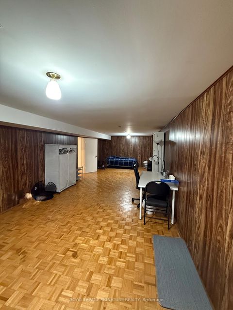 Photo 12 at 10 Teagarden Court, Willowdale East, Toronto