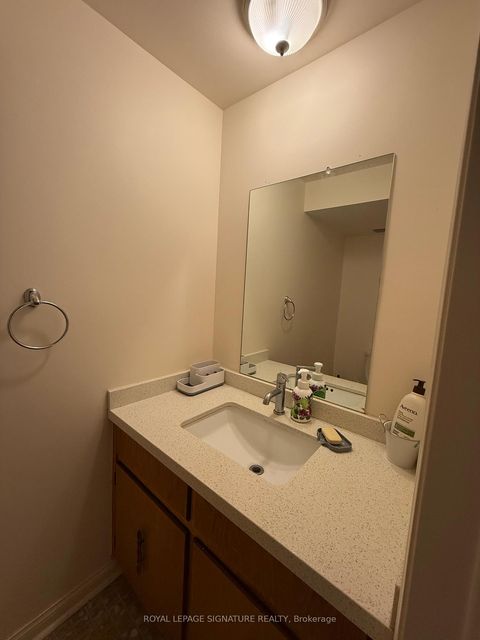 Photo 14 at 10 Teagarden Court, Willowdale East, Toronto