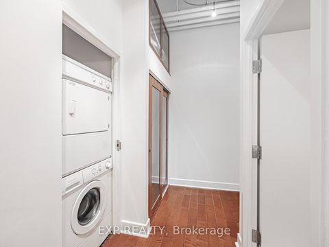 Photo 3 at 411 - 1001 Roselawn Avenue, Belgravia, Toronto