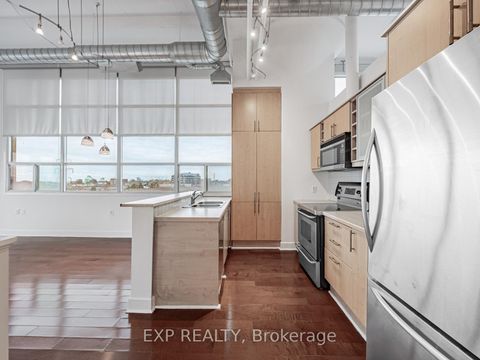 Photo 4 at 411 - 1001 Roselawn Avenue, Belgravia, Toronto