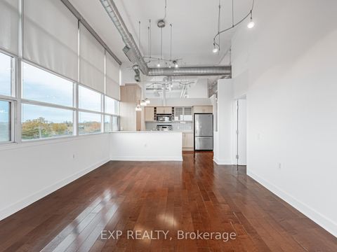 Photo 10 at 411 - 1001 Roselawn Avenue, Belgravia, Toronto