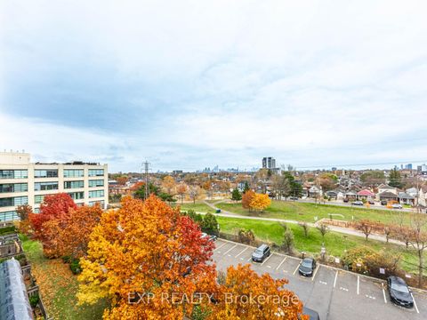 Photo 27 at 411 - 1001 Roselawn Avenue, Belgravia, Toronto