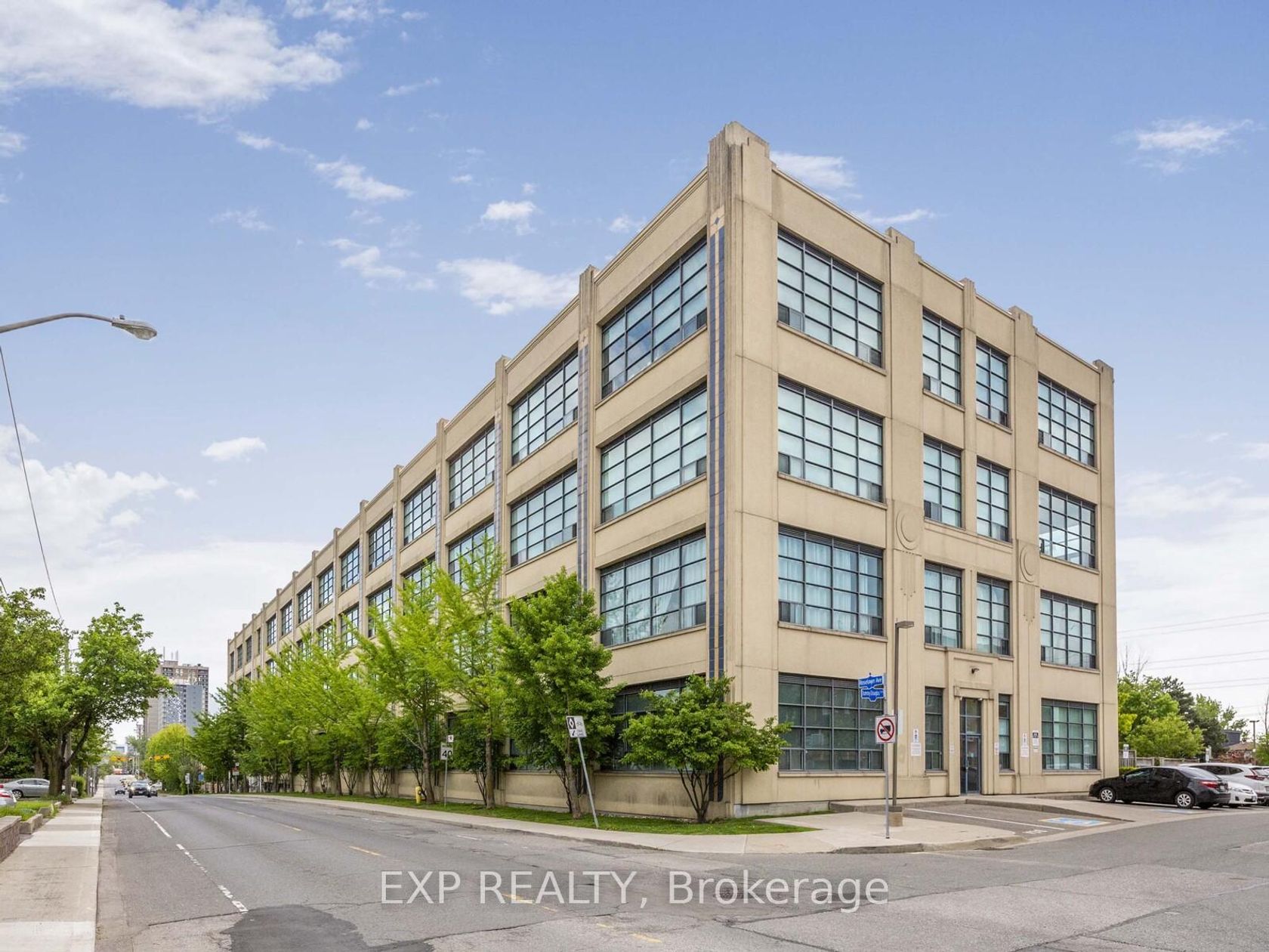 411 - 1001 Roselawn Avenue, Belgravia, Toronto 